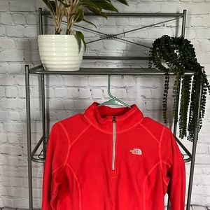 Medium north face - worn with small hole
